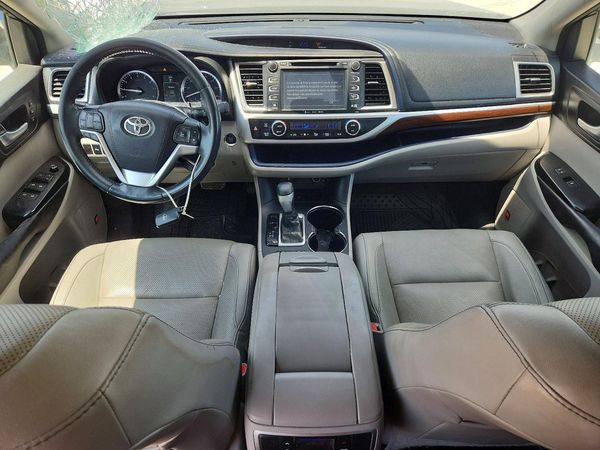 2016 TOYOTA HIGHLANDER
