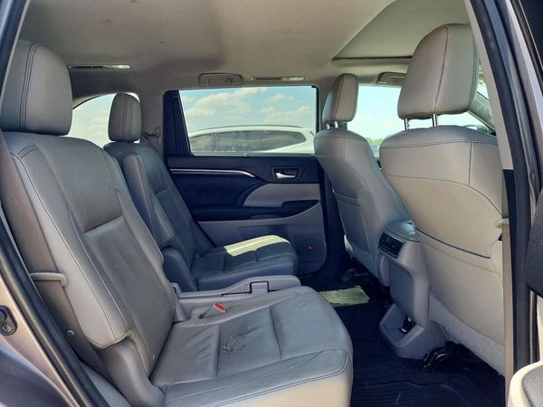 2016 TOYOTA HIGHLANDER