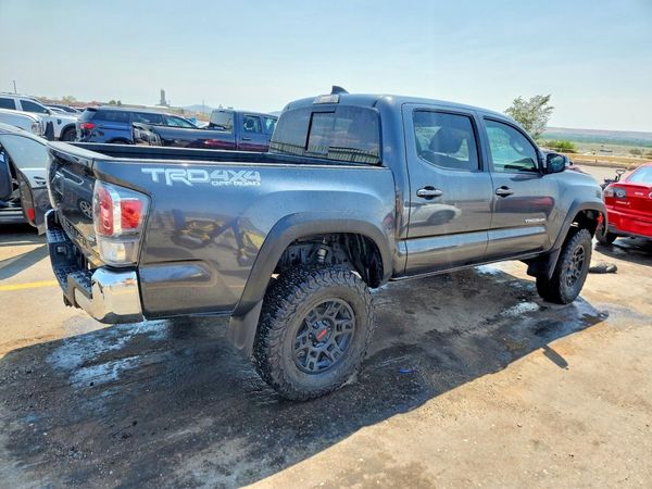 2022 TOYOTA TACOMA SR5