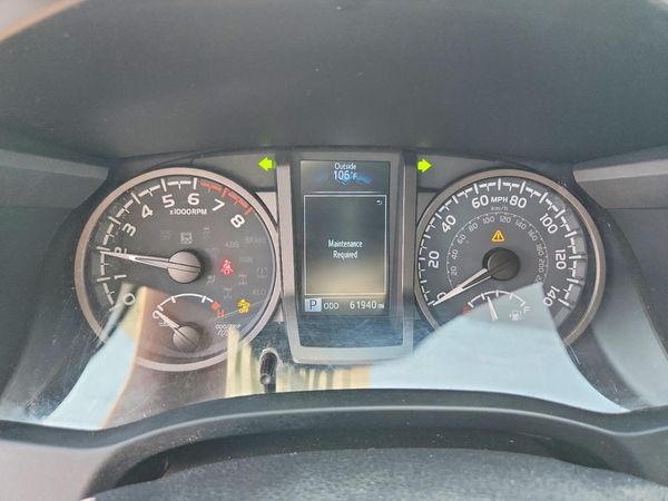 2022 TOYOTA TACOMA SR5