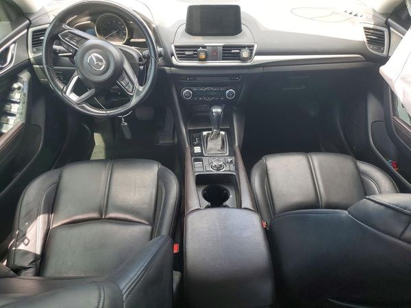 2018 MAZDA 3 Touring