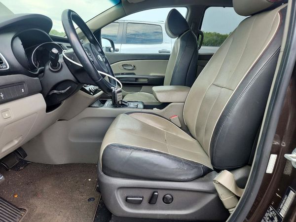 2017 KIA SEDONA LX