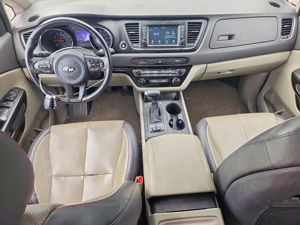 2017 KIA SEDONA LX