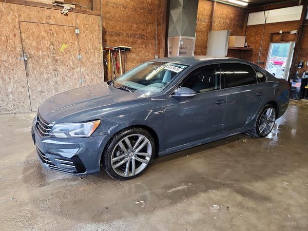 2018 VOLKSWAGEN PASSAT S, R-Line