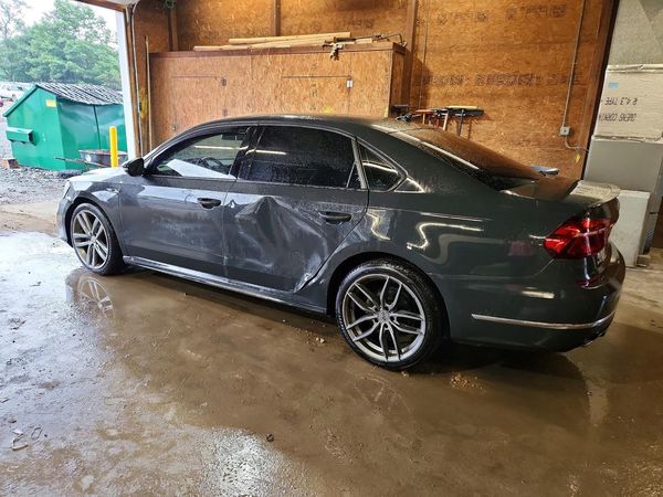 2018 VOLKSWAGEN PASSAT S, R-Line