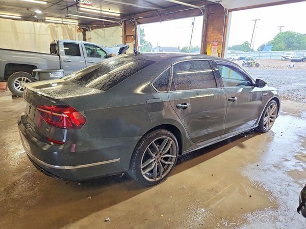 2018 VOLKSWAGEN PASSAT S, R-Line