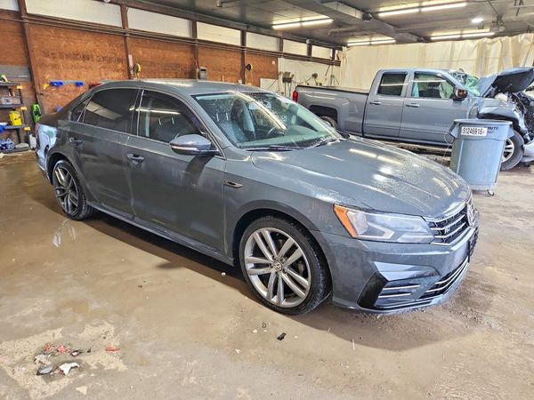 2018 VOLKSWAGEN PASSAT S, R-Line