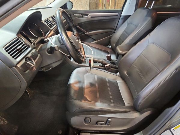 2018 VOLKSWAGEN PASSAT S, R-Line