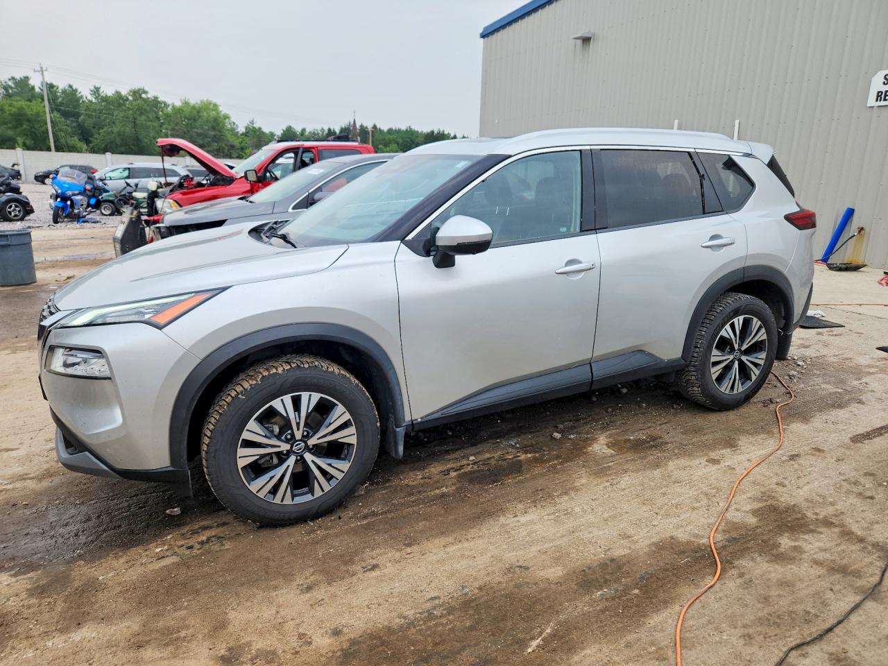 2021 NISSAN ROGUE SV — Front 3/4