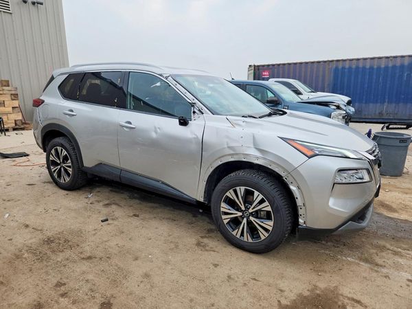 2021 NISSAN ROGUE SV — Passenger 3/4
