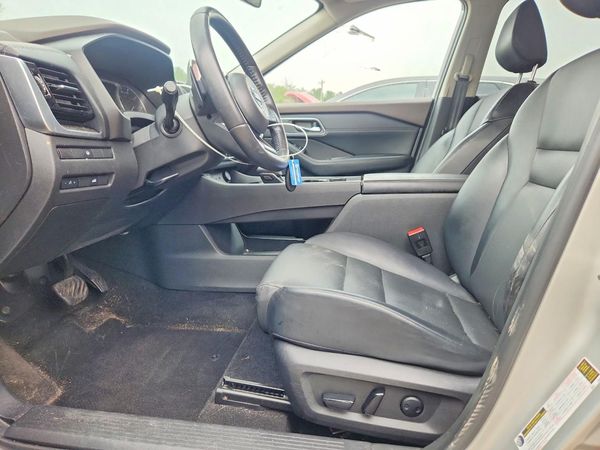 2021 NISSAN ROGUE SV — DENT