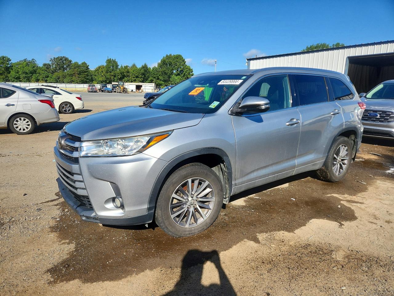 2018 TOYOTA HIGHLANDER SE/XLE — Front 3/4