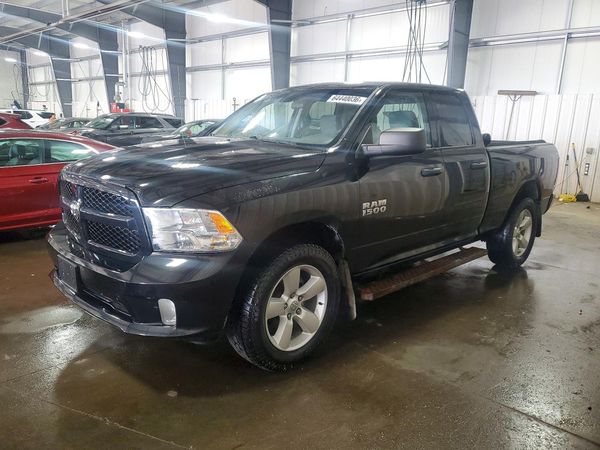2015 RAM 1500 ST QUAD CAB 4X4