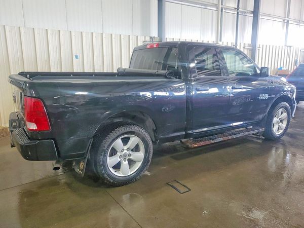 2015 RAM 1500 ST QUAD CAB 4X4