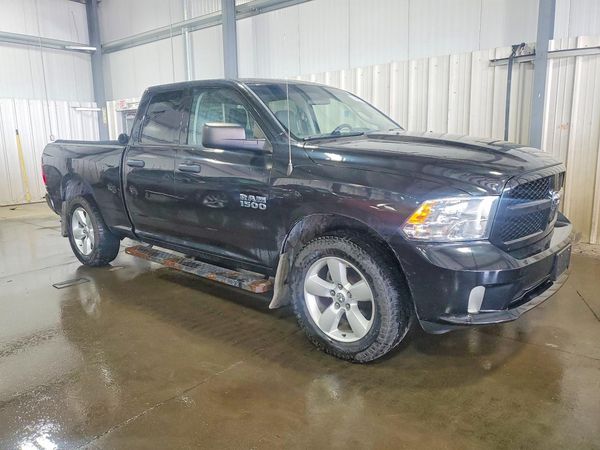 2015 RAM 1500 ST QUAD CAB 4X4