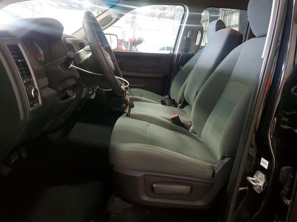 2015 RAM 1500 ST QUAD CAB 4X4