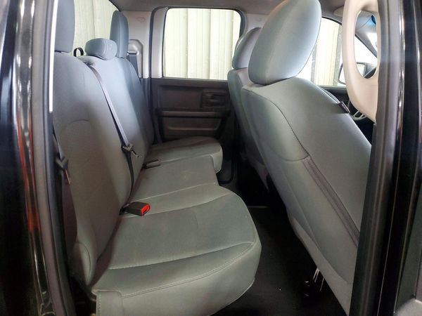 2015 RAM 1500 ST QUAD CAB 4X4