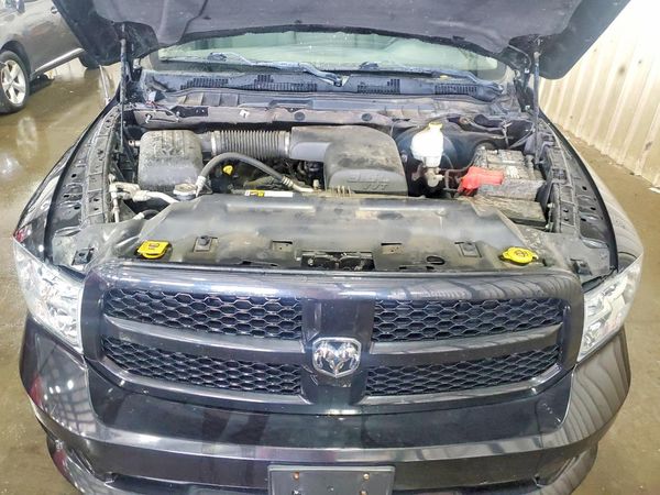 2015 RAM 1500 ST QUAD CAB 4X4