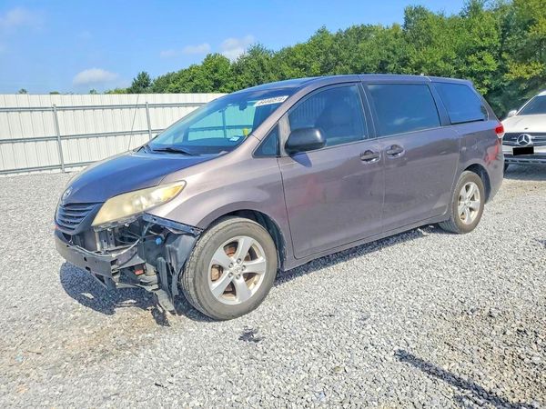 2012 TOYOTA SIENNA