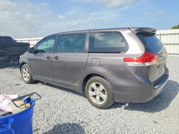 2012 TOYOTA SIENNA