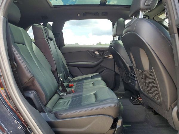 2017 AUDI Q7 quattro Premium