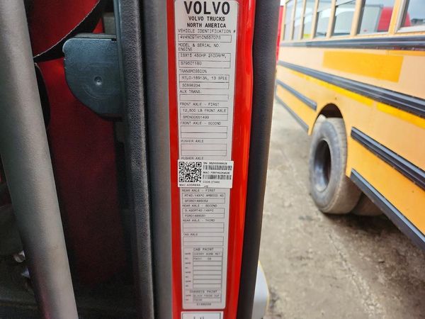 2012 VOLVO VN VNL