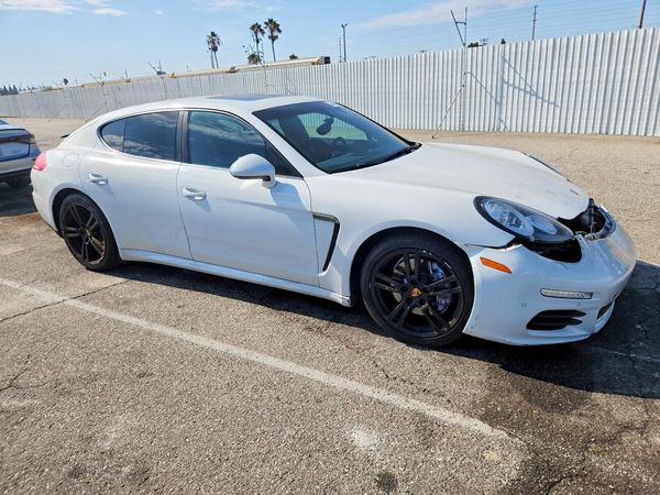 2015 PORSCHE PANAMERA Base (2WD), 4 (4WD)