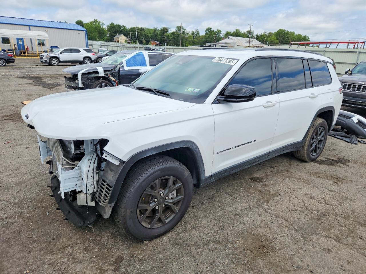 2025 JEEP GRAND CHEROKEE Laredo, Altitude