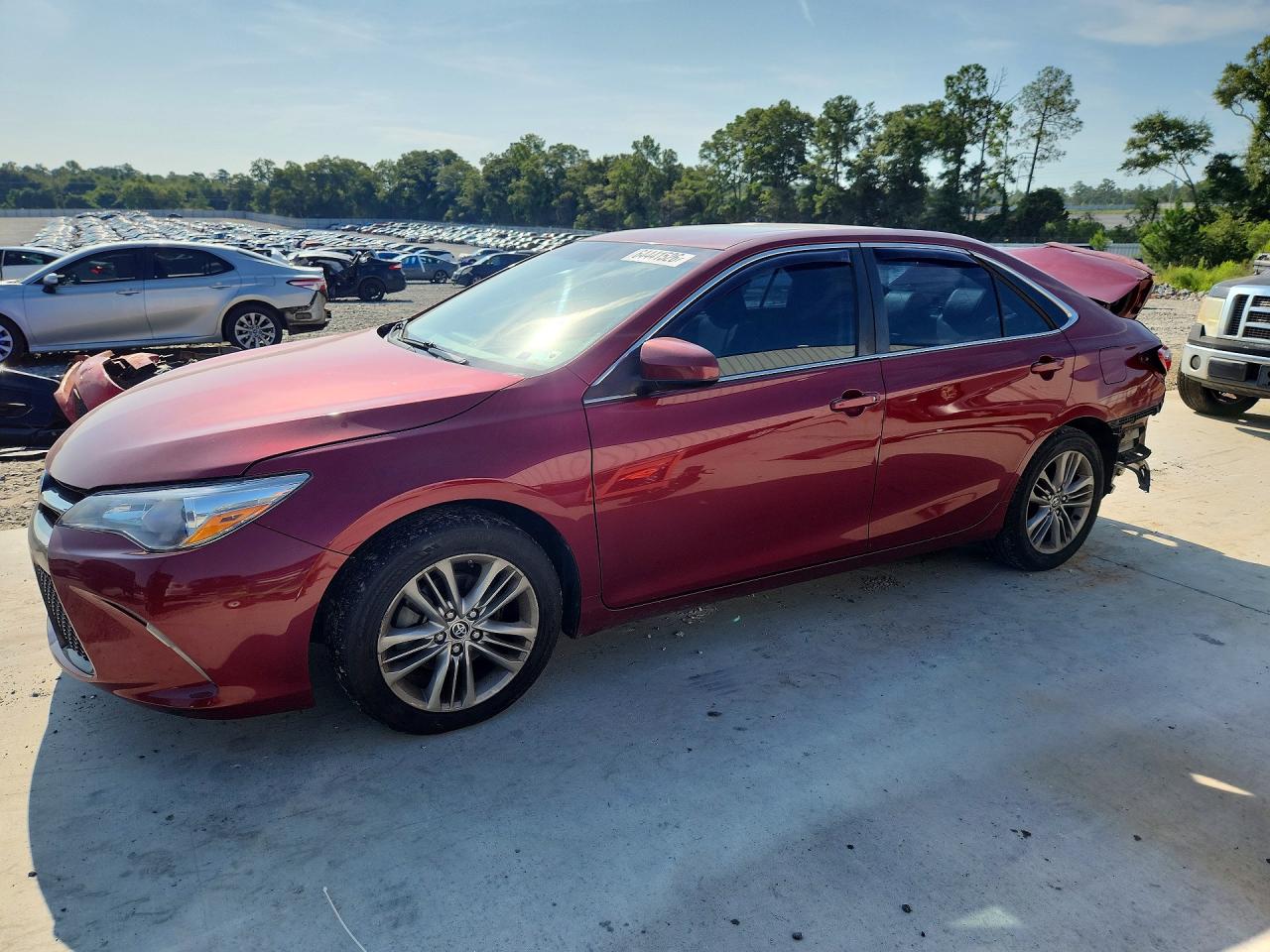 2016 TOYOTA CAMRY — Front 3/4