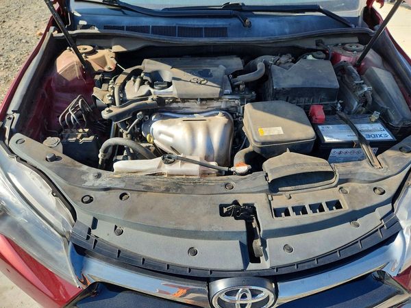 2016 TOYOTA CAMRY — Engine bay