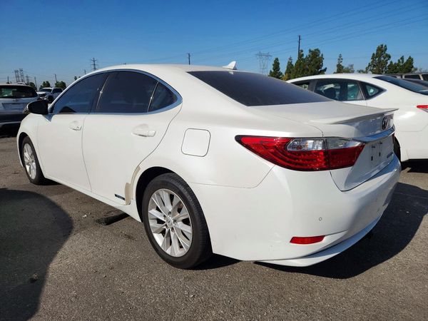 2013 LEXUS ES 300h