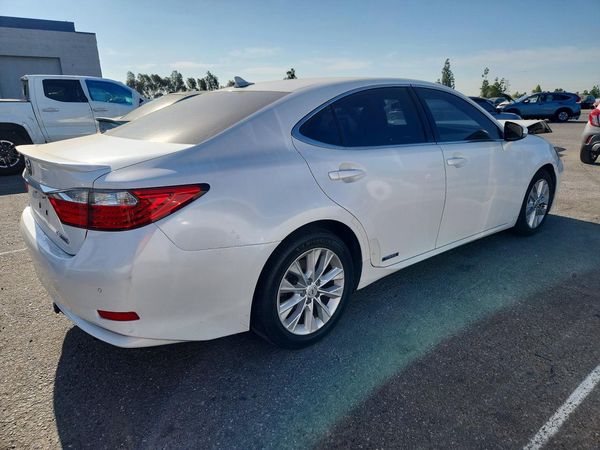 2013 LEXUS ES 300h