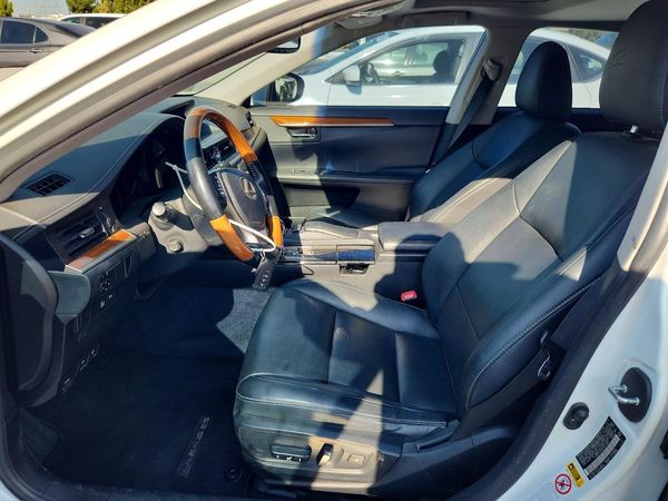 2013 LEXUS ES 300h