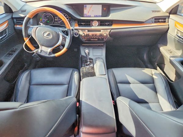 2013 LEXUS ES 300h