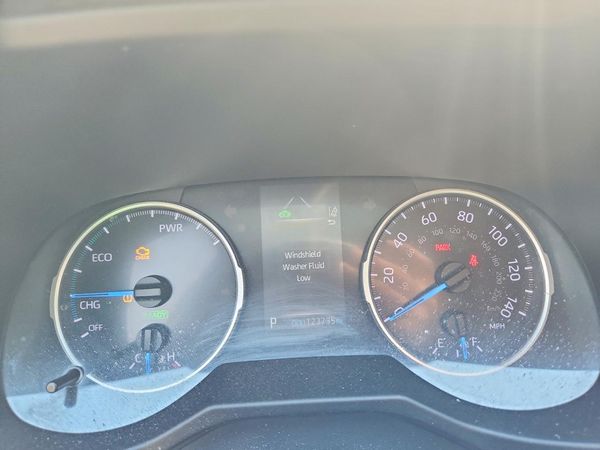 2020 TOYOTA RAV4 LE HV