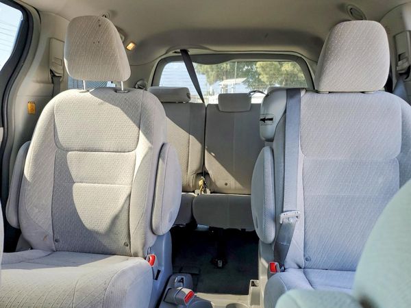 2012 TOYOTA SIENNA