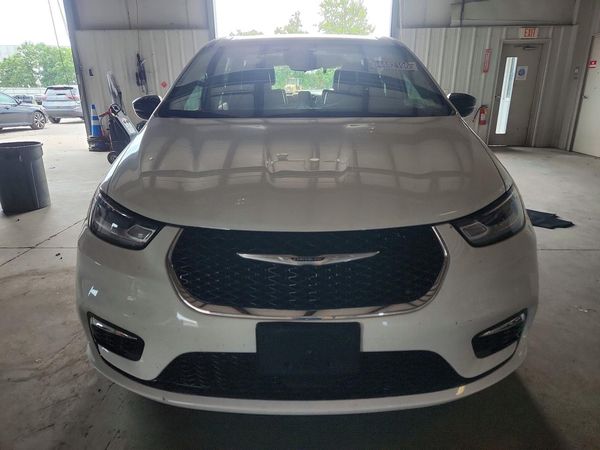 2024 CHRYSLER PACIFICA Select