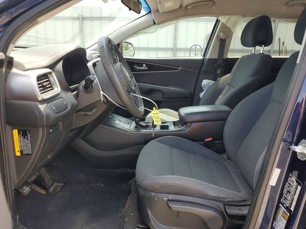 2016 KIA SORENTO L / LX