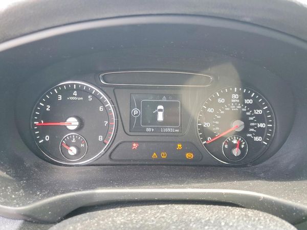 2016 KIA SORENTO L / LX