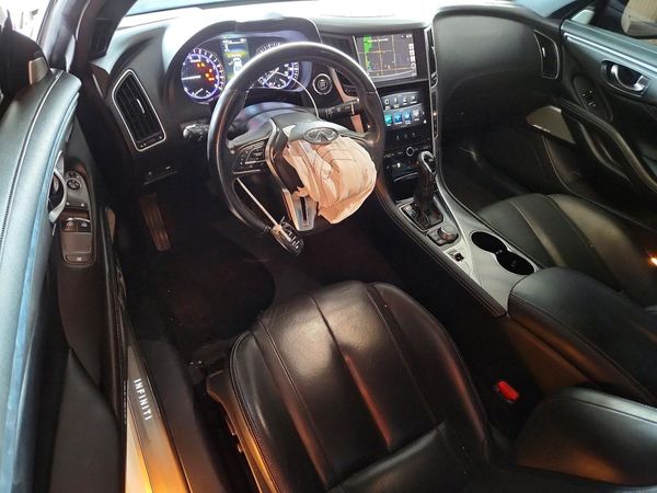 2017 INFINITI Q60