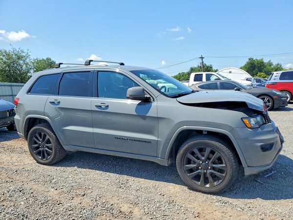 2019 JEEP GRAND CHEROKEE LAREDO 4X4