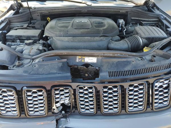 2019 JEEP GRAND CHEROKEE LAREDO 4X4