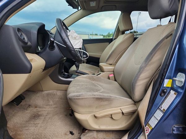 2012 TOYOTA RAV4 Standard — DENT