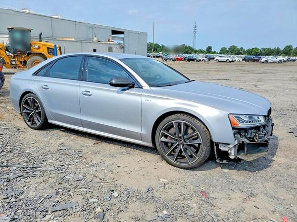 2017 AUDI S8 quattro Plus