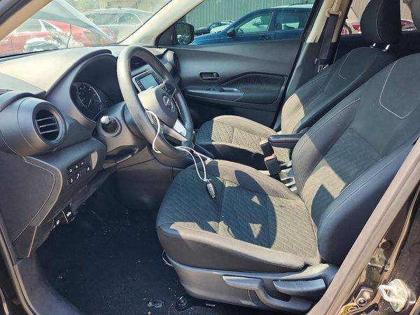 2021 NISSAN KICKS S