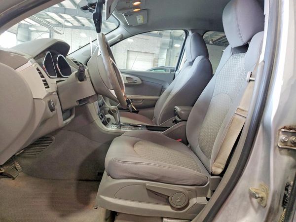 2012 CHEVROLET TRAVERSE LS