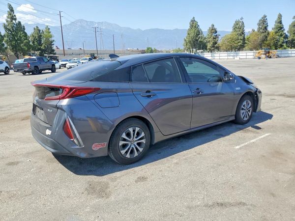 2020 TOYOTA PRIUS
