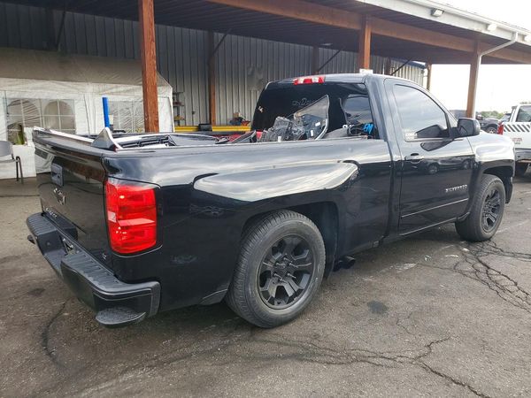 2017 CHEVROLET SILVERADO LT