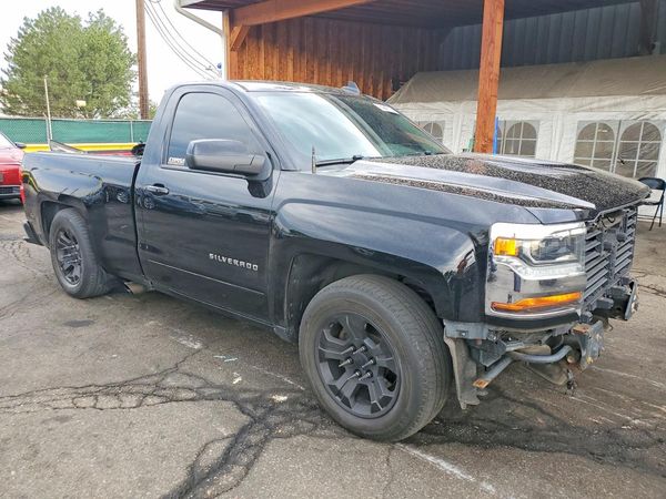 2017 CHEVROLET SILVERADO LT