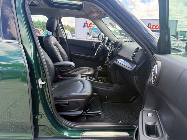2019 MINI COOPER